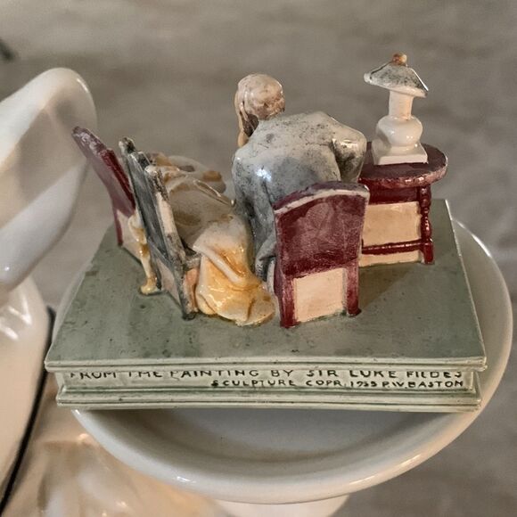 The Doctor Vintage Figurine - Picture 2 of 3